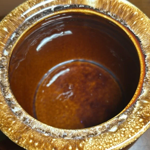 Vintage Hull Pottery Bean Pot USA - Picture 6 of 7